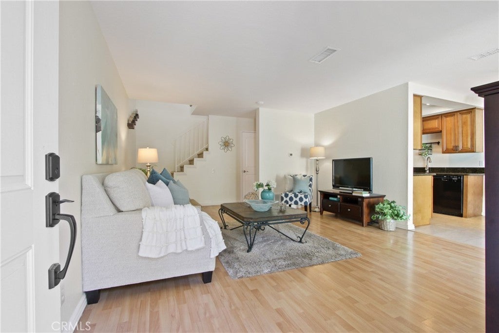 Photo of Listing #PW25040548