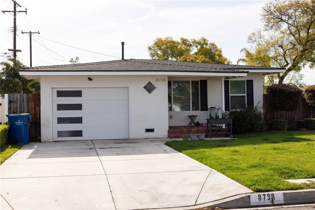 Photo of Listing #OC25059397