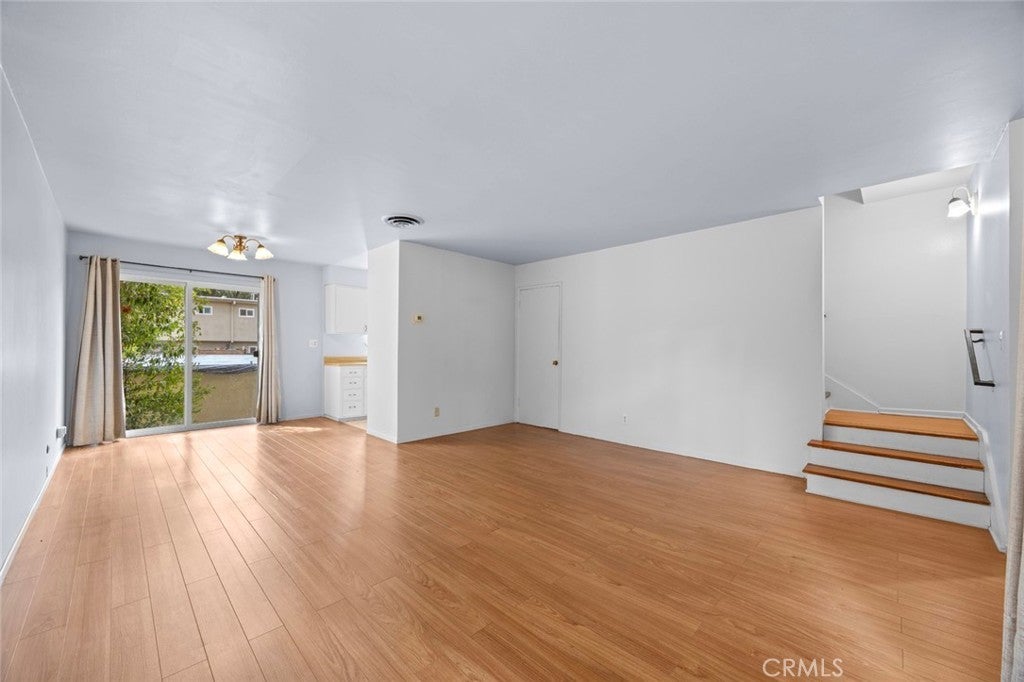 Photo of Listing #SR25060183