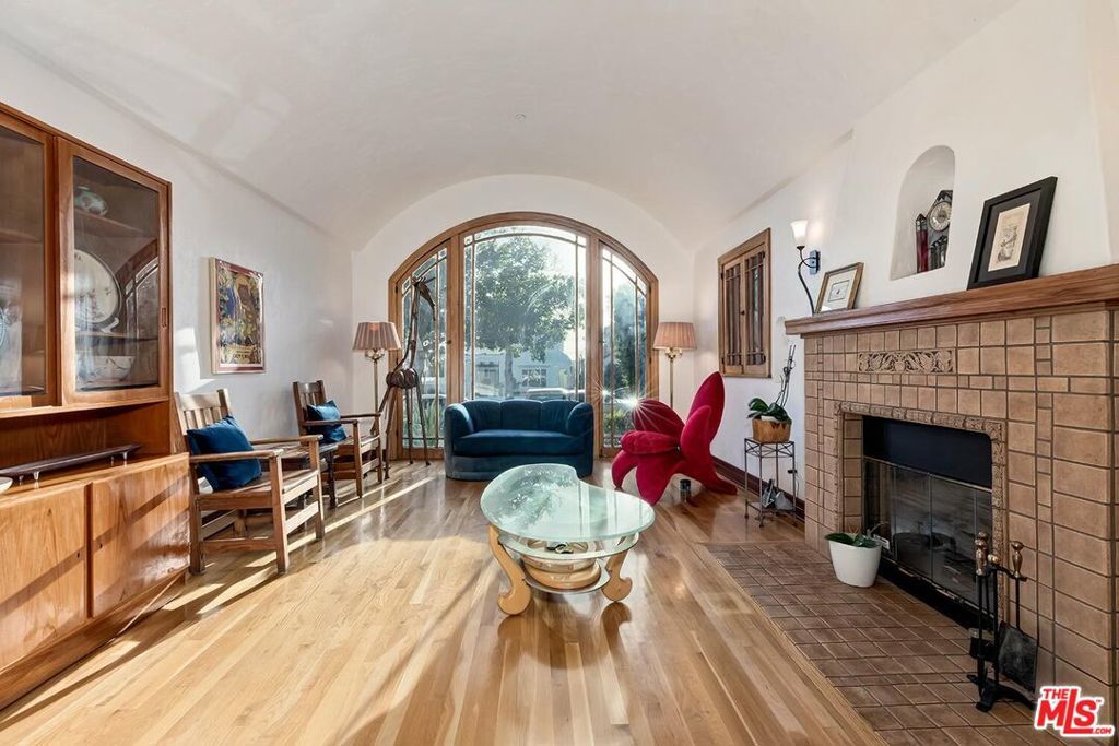 Photo of Listing #25514227