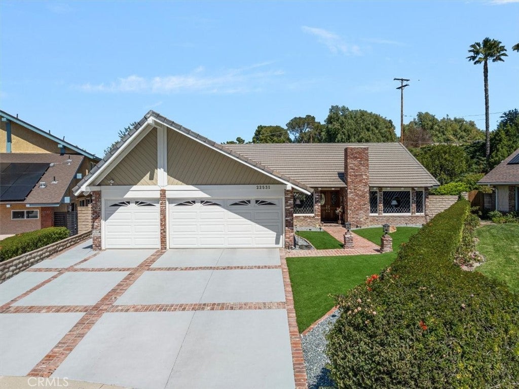 Photo of Listing #SR25061378