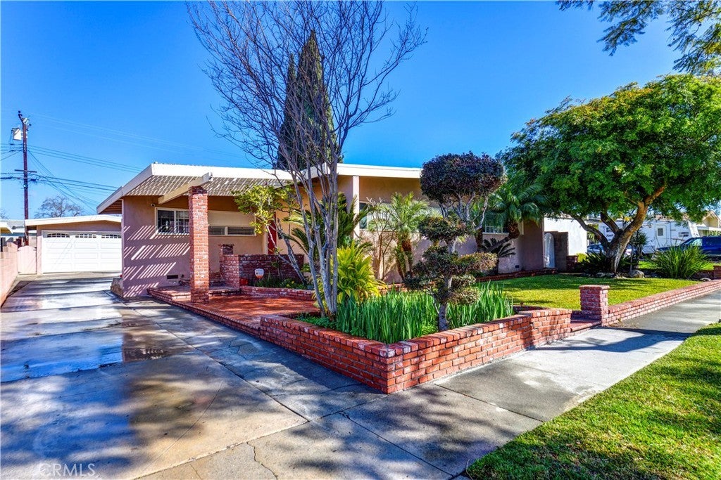 Photo of Listing #DW25049709