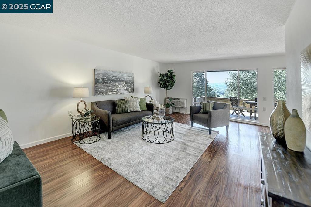 Photo of Listing #41090218