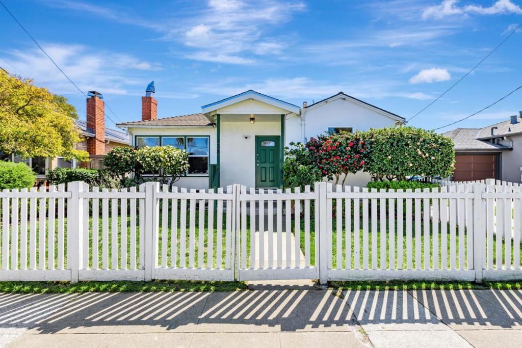 Photo of Listing #ML81998894