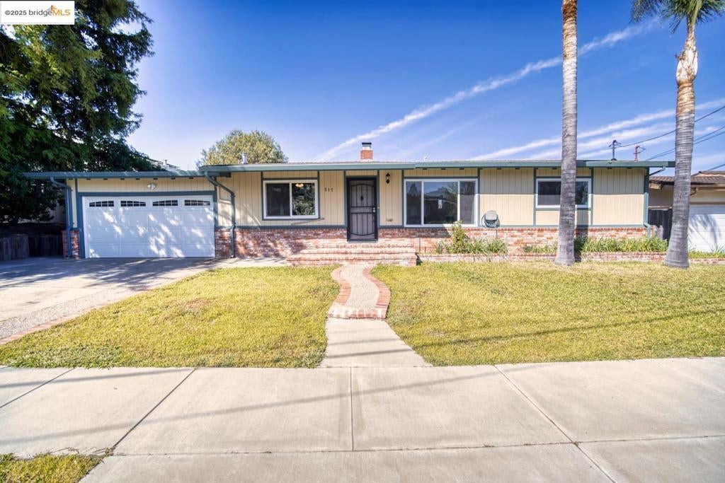 Photo of Listing #41090263