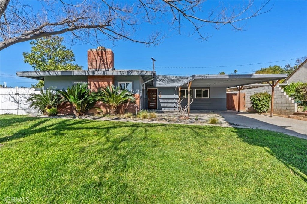 Photo of Listing #IV25061636