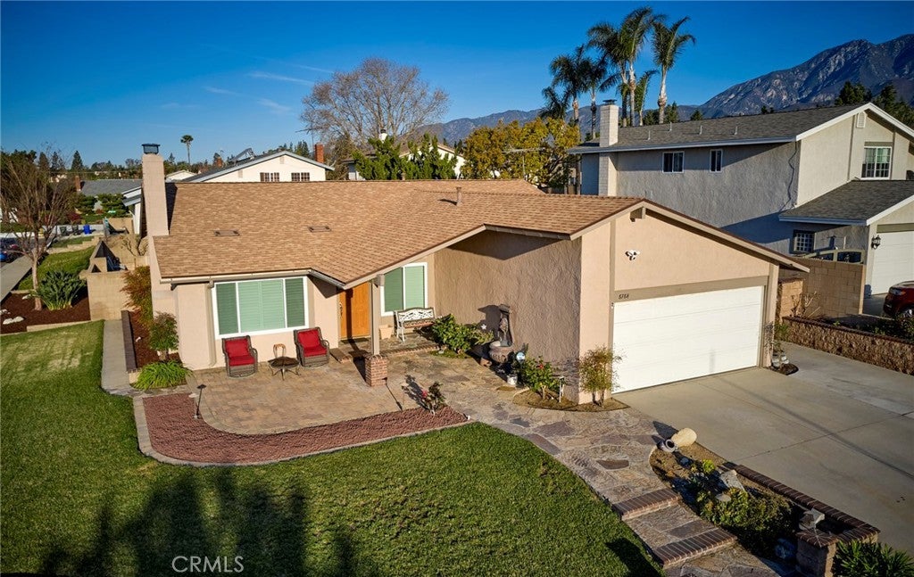 Photo of Listing #IV25059672