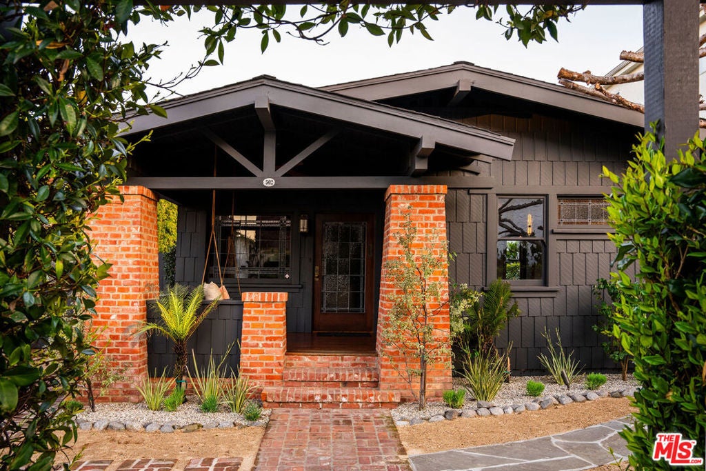 Photo of Listing #25513543