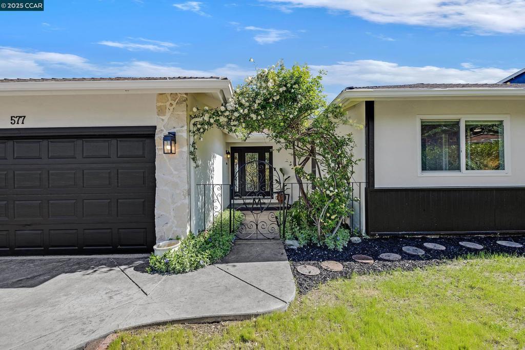 Photo of Listing #41090341