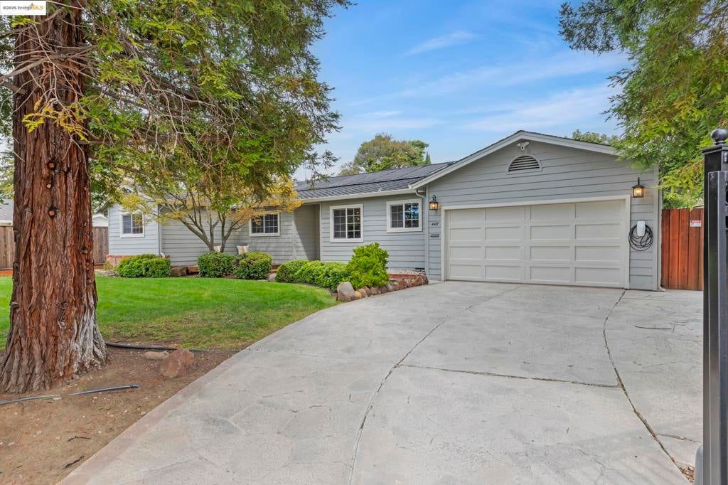 Photo of Listing #41090360