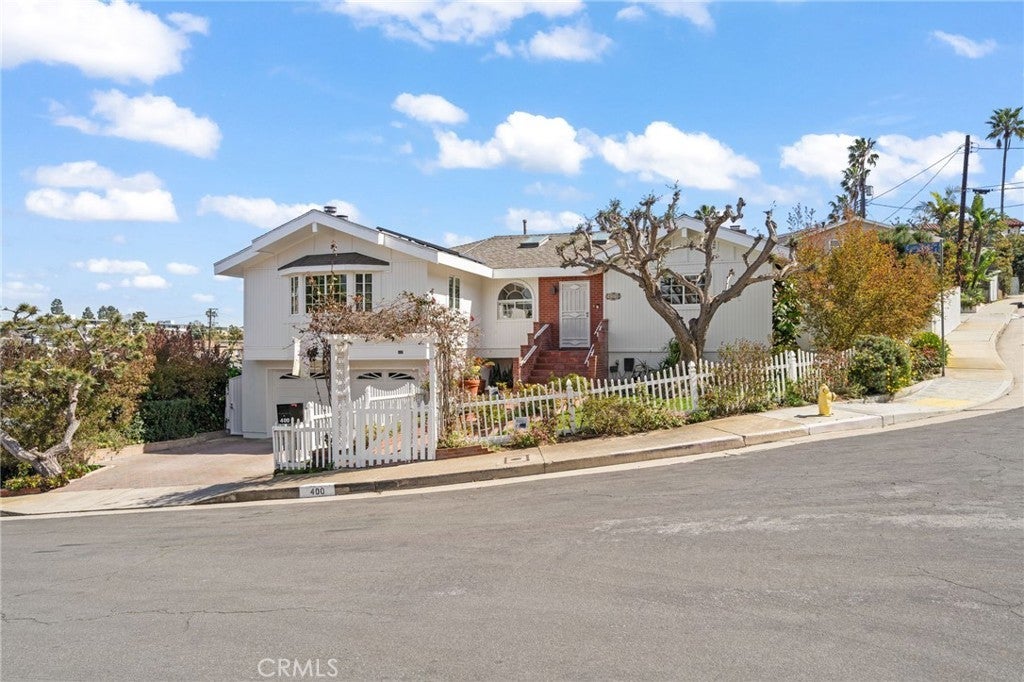 Photo of Listing #SB25056292