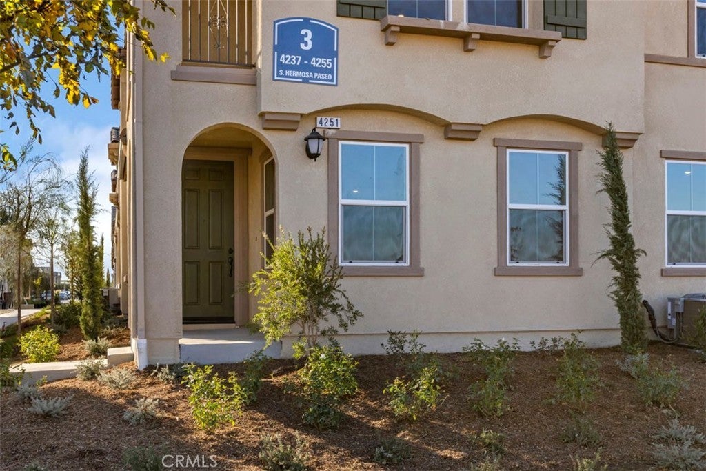 Photo of Listing #IV25062727