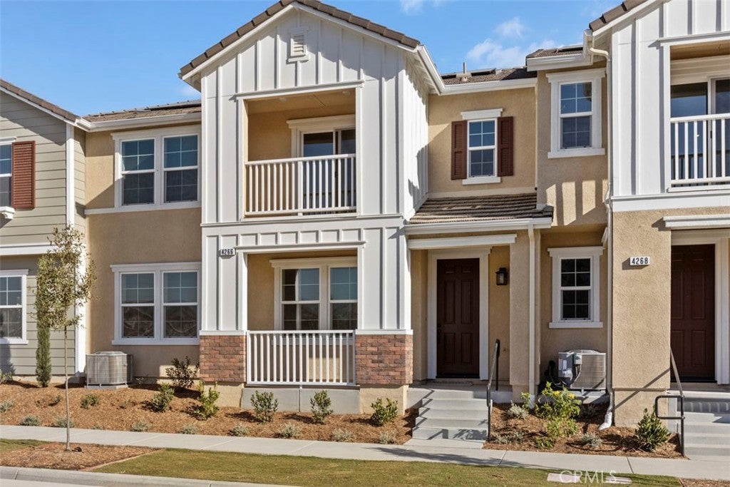 Photo of Listing #IV25062895