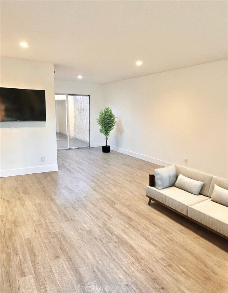 Photo of Listing #SR25062927