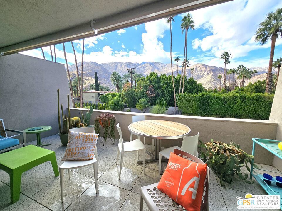 197 Via Lola # 17, Palm Springs