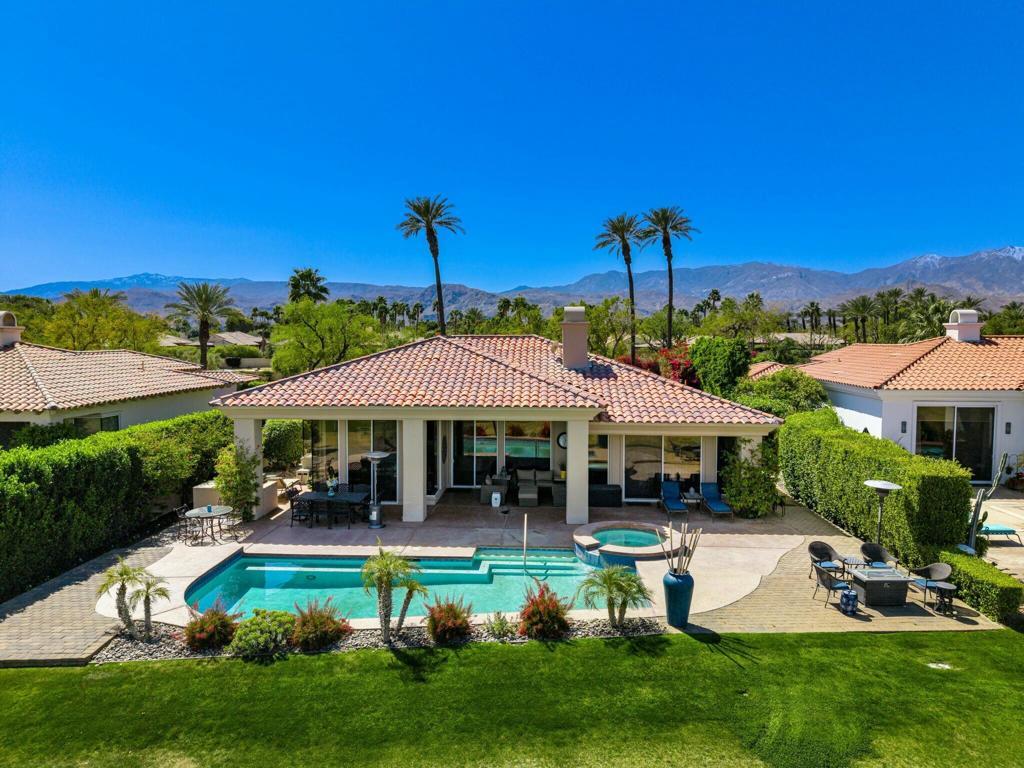126 Loch Lomond Road, Rancho Mirage