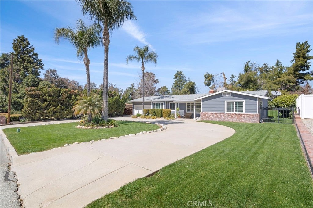 Photo of Listing #IV25063637