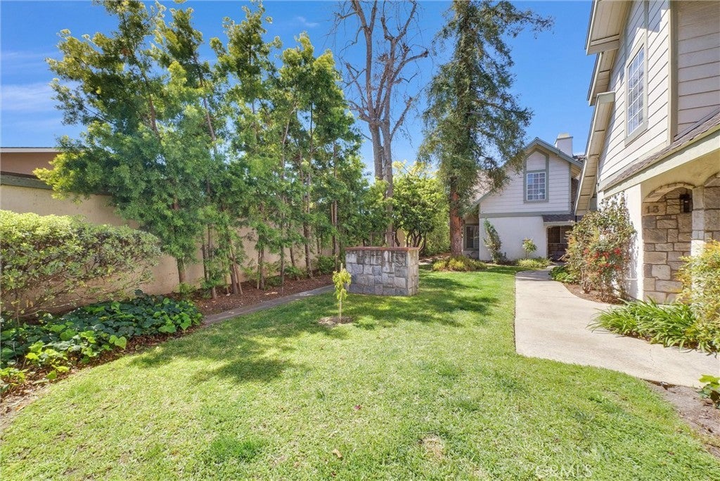 Photo of Listing #IV25063713