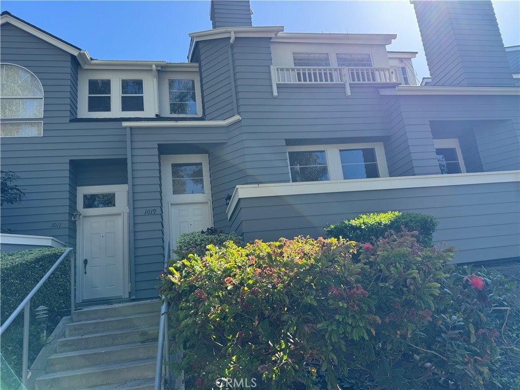 Photo of Listing #IV25055756