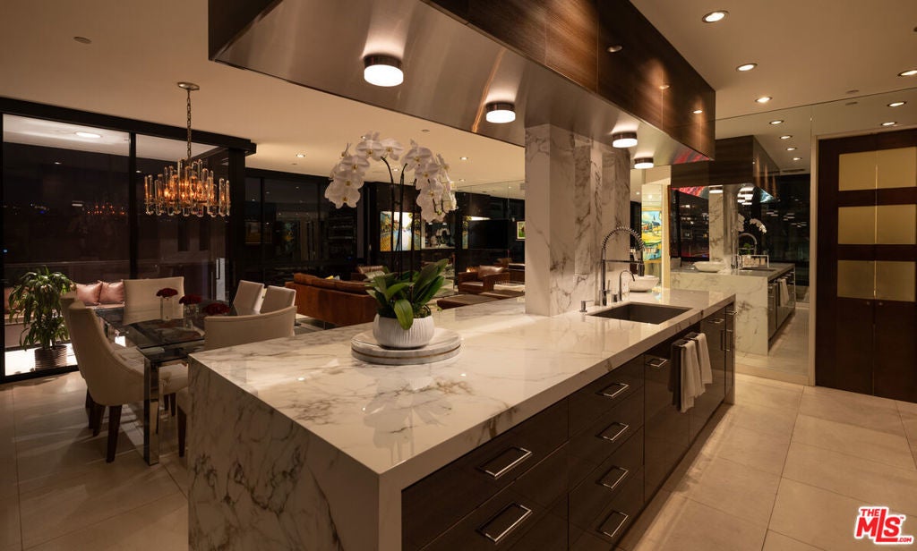 Photo of Listing #25515535