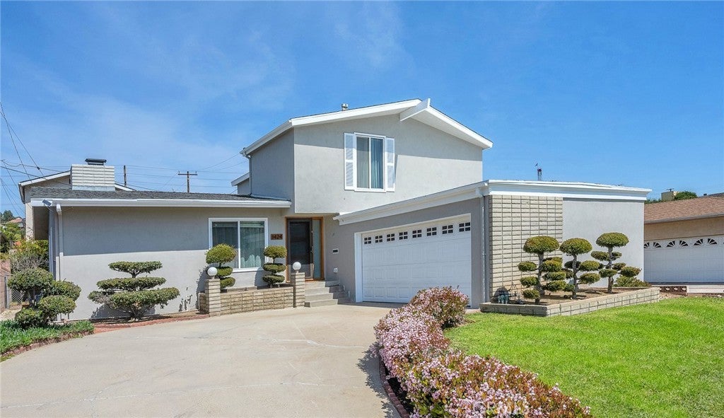 Photo of Listing #SR25063853