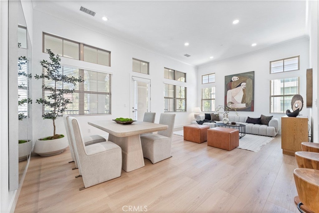 Photo of Listing #OC25063873