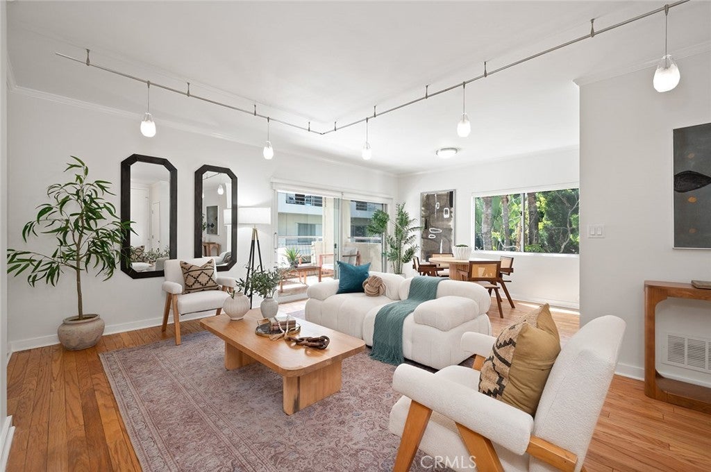 Photo of Listing #PW25063617