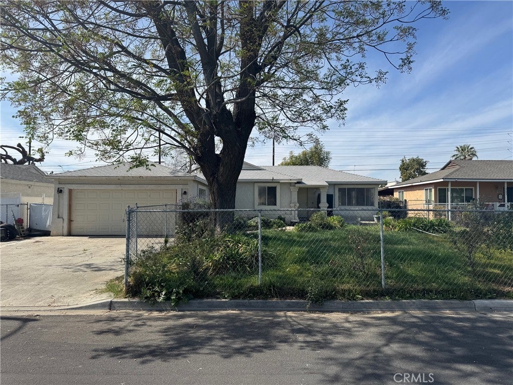 Photo of Listing #IV25064331