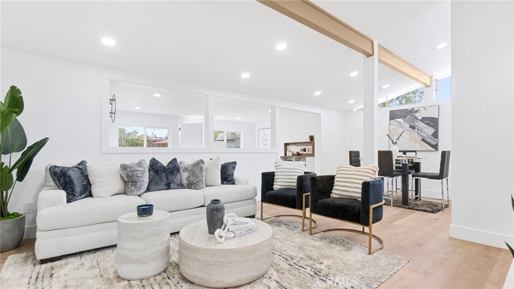 Photo of Listing #OC25060563