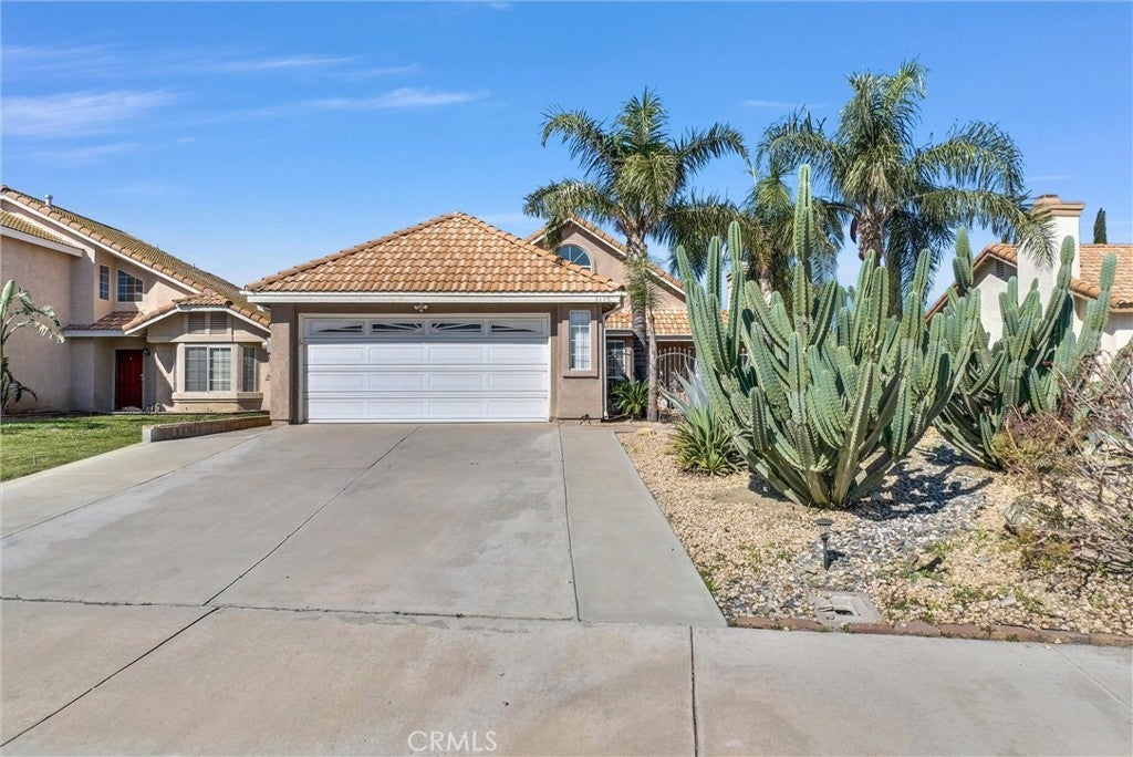 Photo of Listing #IV25064379