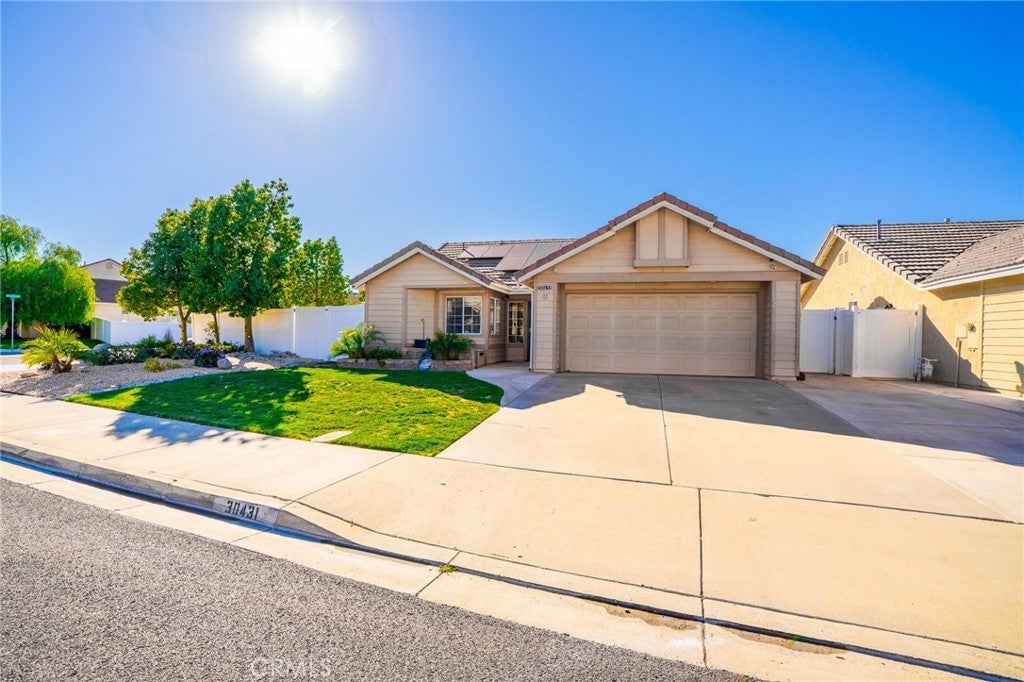 Photo of Listing #IV25064641