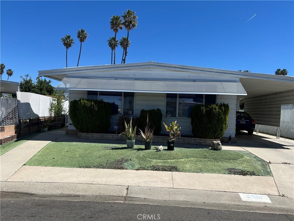 Photo of Listing #IV25064759