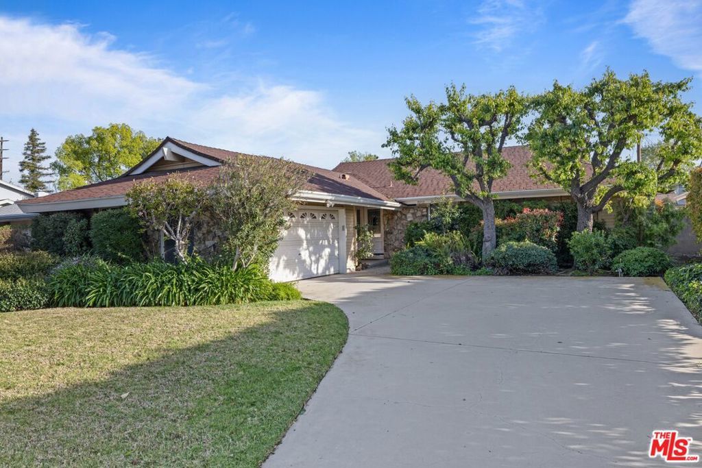 Photo of Listing #25512219