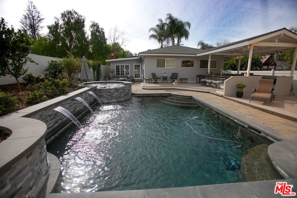 Photo of Listing #25516115