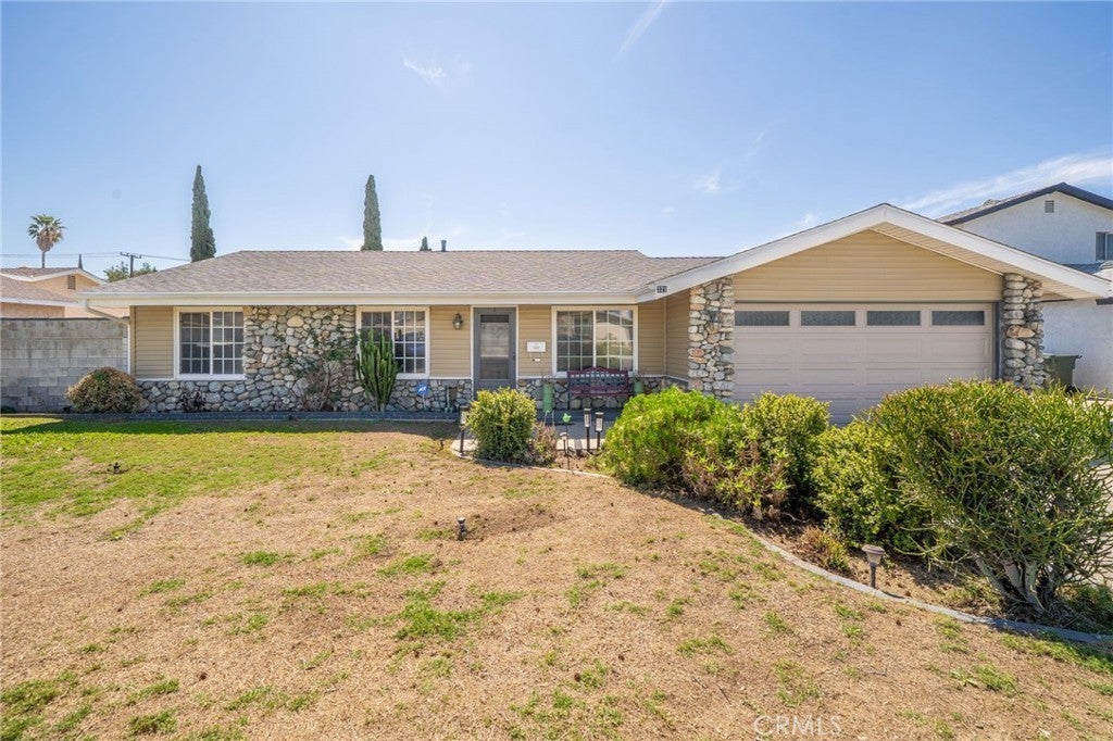 Photo of Listing #IV25064430