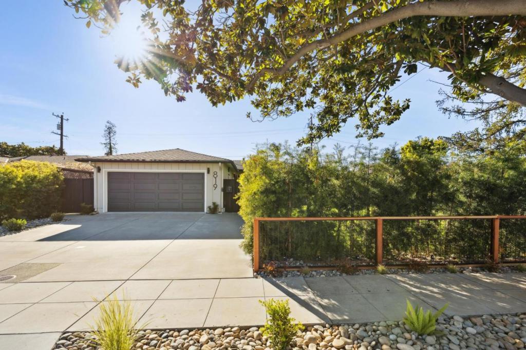 Photo of Listing #ML81999461