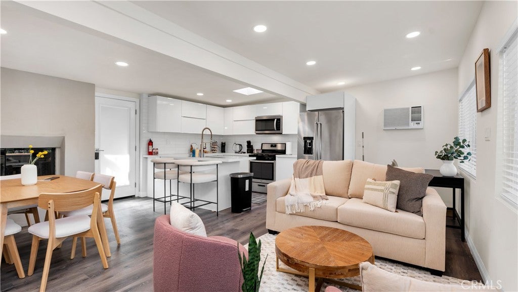 Photo of Listing #CV25065366