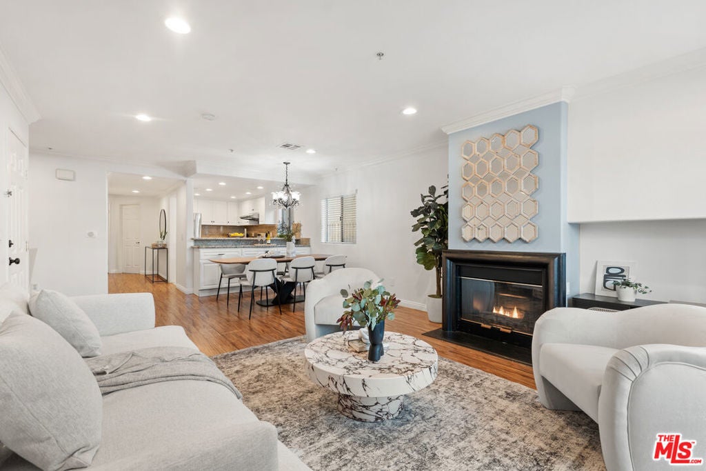 Photo of Listing #25516241