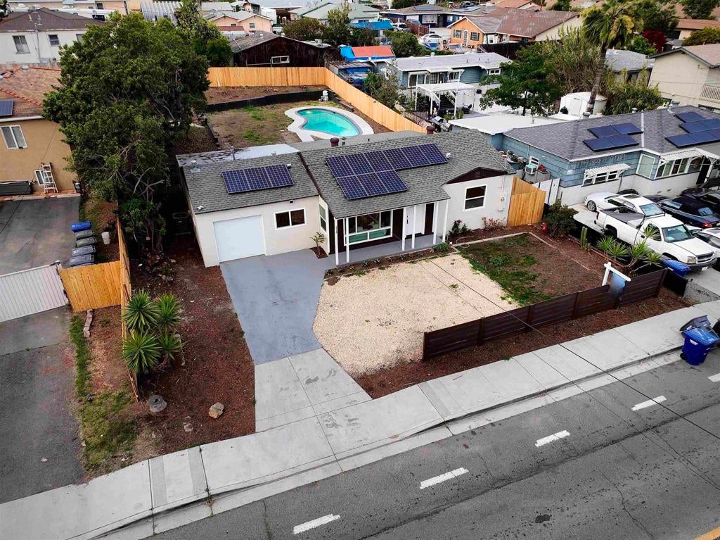 Photo of Listing #PTP2502151