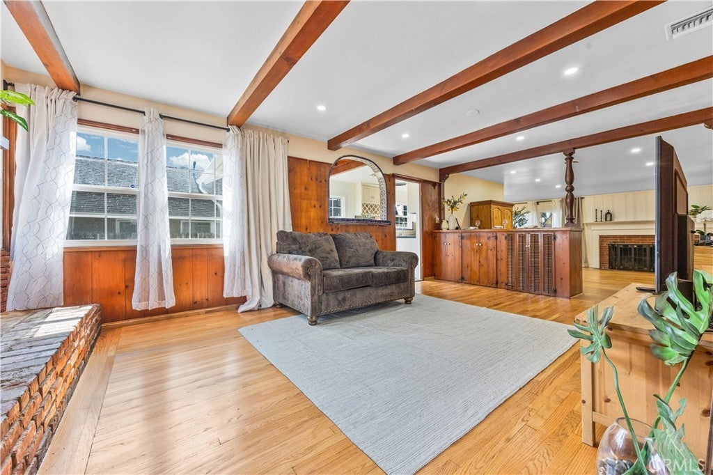 Photo of Listing #DW25065718