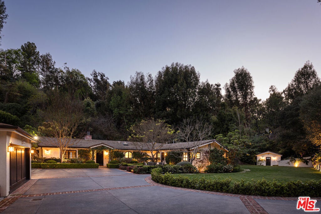 Photo of Listing #25492451