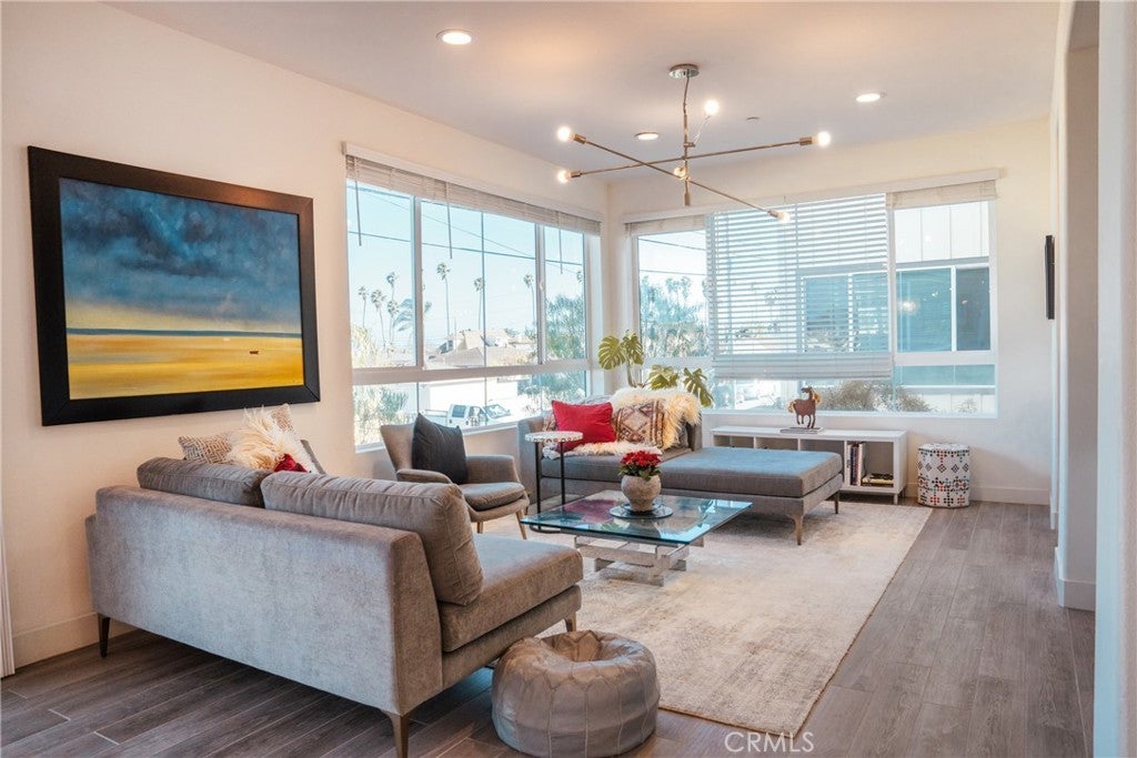 Photo of Listing #SB25065007