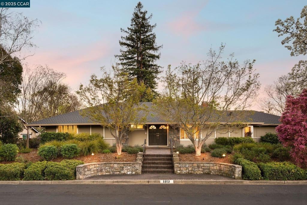 Photo of Listing #41090792