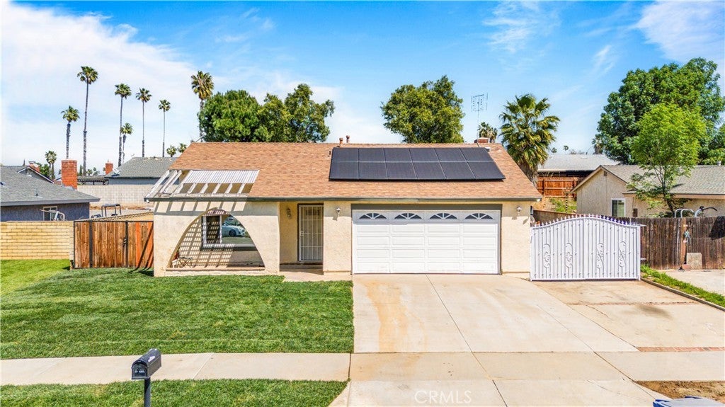 Photo of Listing #IV25065910