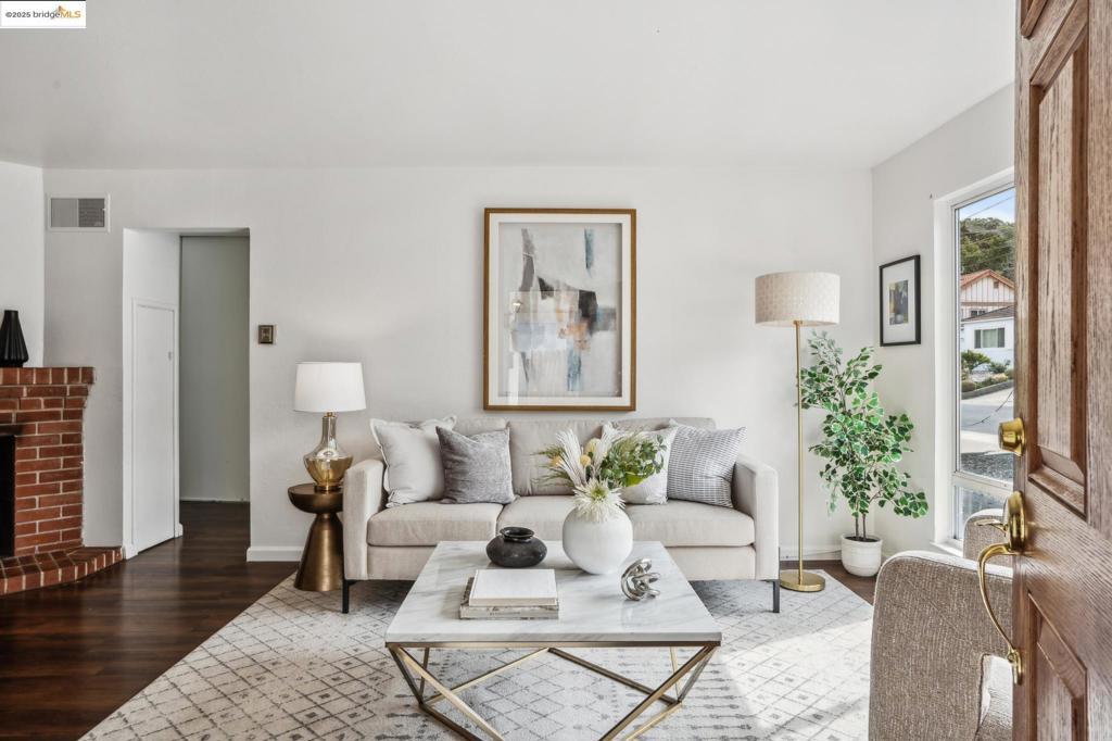 Photo of Listing #41090823