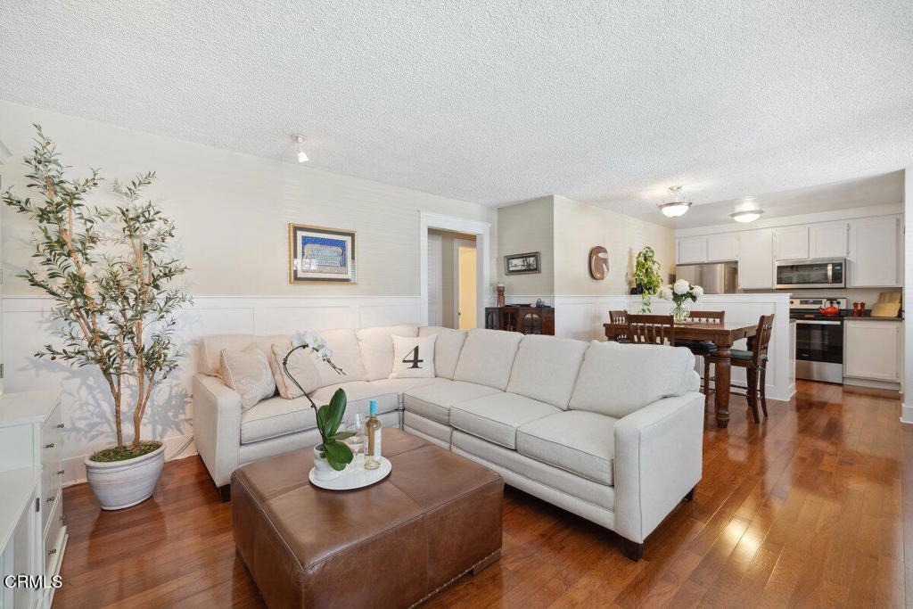 Photo of Listing #V1-28898