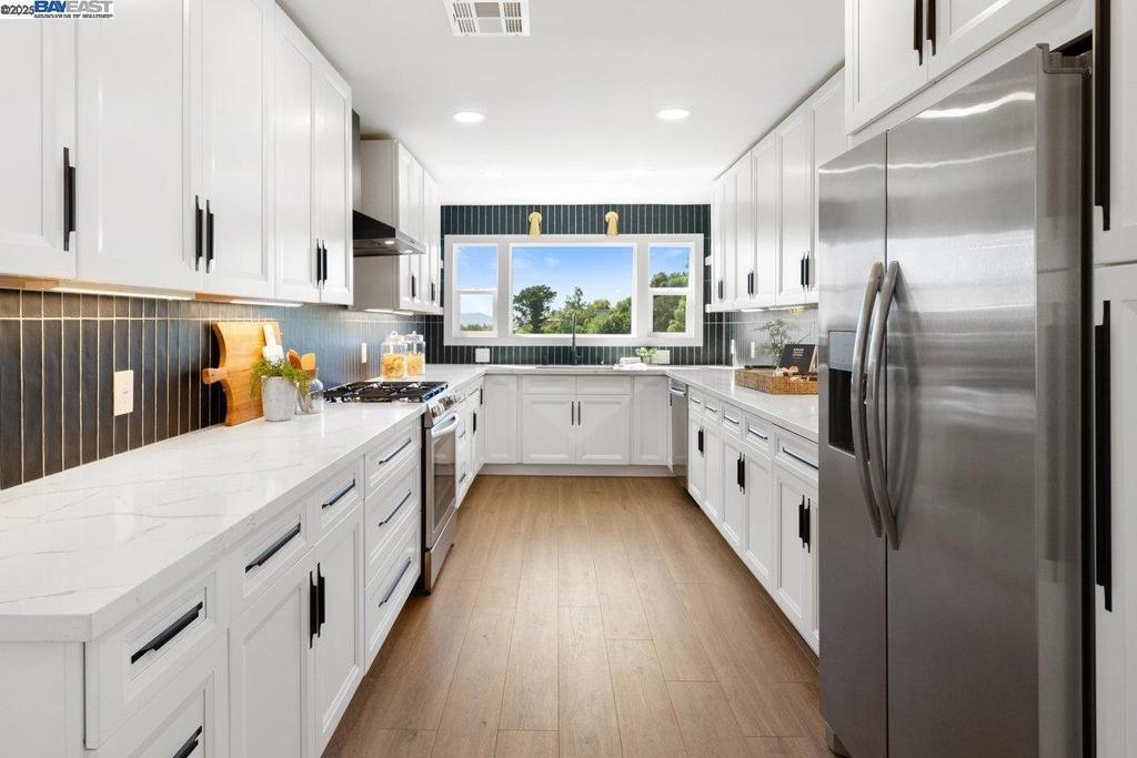 Photo of Listing #41090847