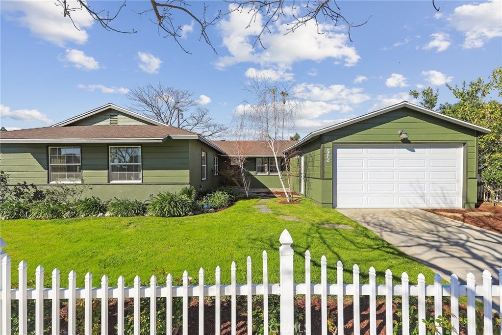 Photo of Listing #SR25063523