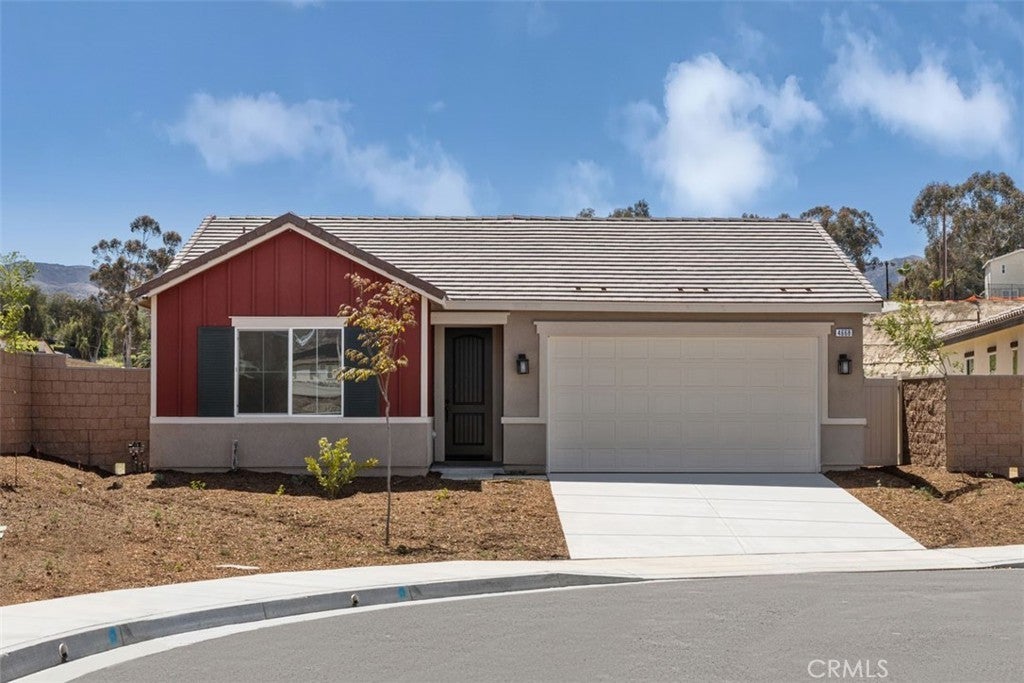 Photo of Listing #IV25066461