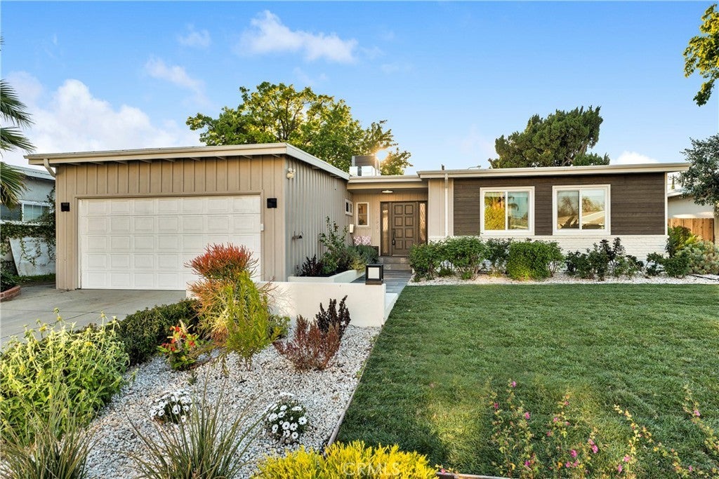 Photo of Listing #SR25066233